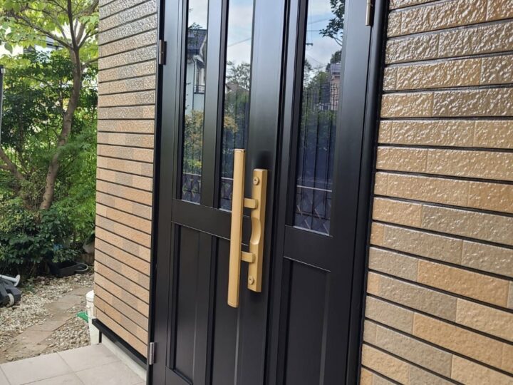 茨木市　玄関ドア塗装
