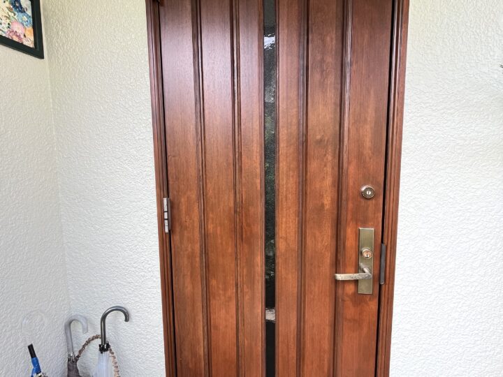 枚方市ドア塗装