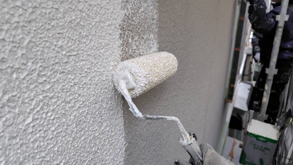 ひび割れを制限できる微弾性厚塗り工法