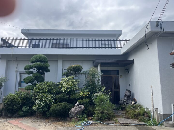 茨木市　ひび割れ　屋上の雨漏れ