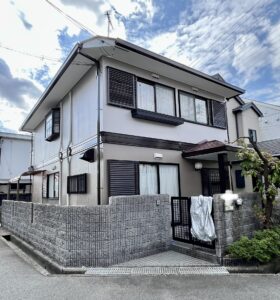 茨木市新堂町のK様邸にて経年劣化にて塗装工事完了